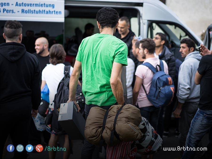 لاجئون سوريون ينقذون سياسياً ألمانياً أخرجوه  من بين الحطام وعالجوه