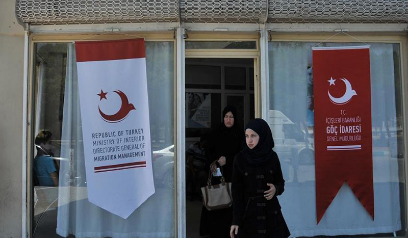ما حقيقة إعادة توطين آلاف السوريين المتواجدين في تركيا؟