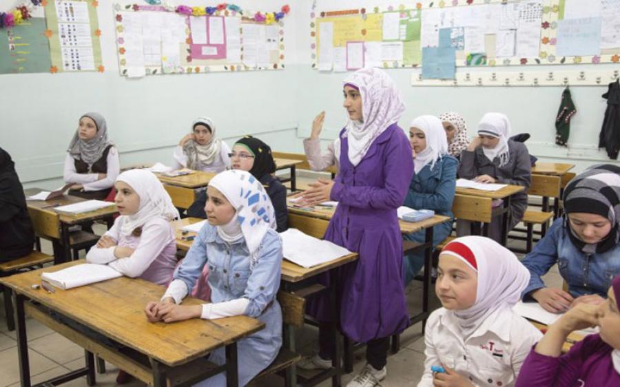 مركز تعليمي تركي يخرج دفعة من الأيتام السوريين
