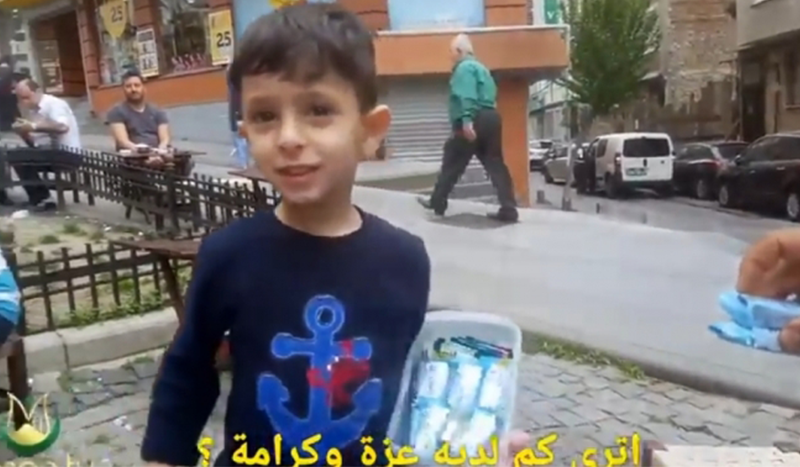 تركيا: طفل سوري يحصد ملايين المشاهدات بسبب موقفه (شاهد)