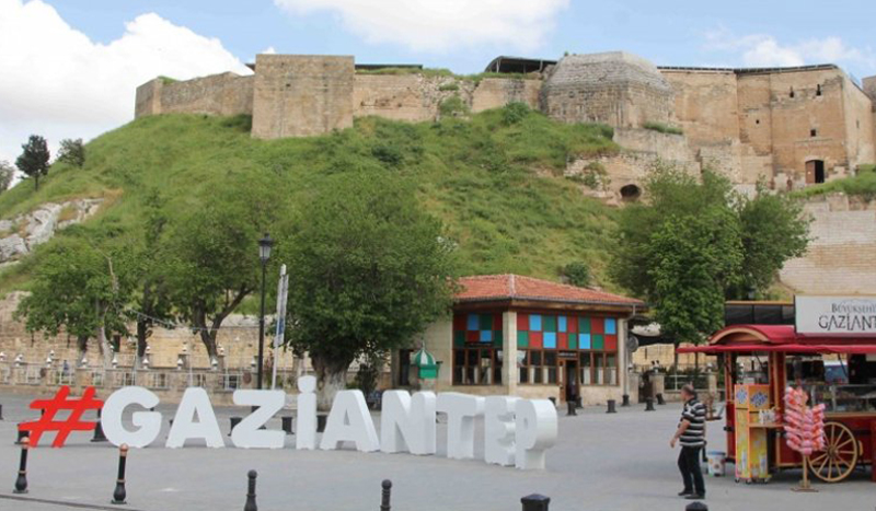 على أيدي لصوص.. مقتل طالبة سورية في غازي عينتاب