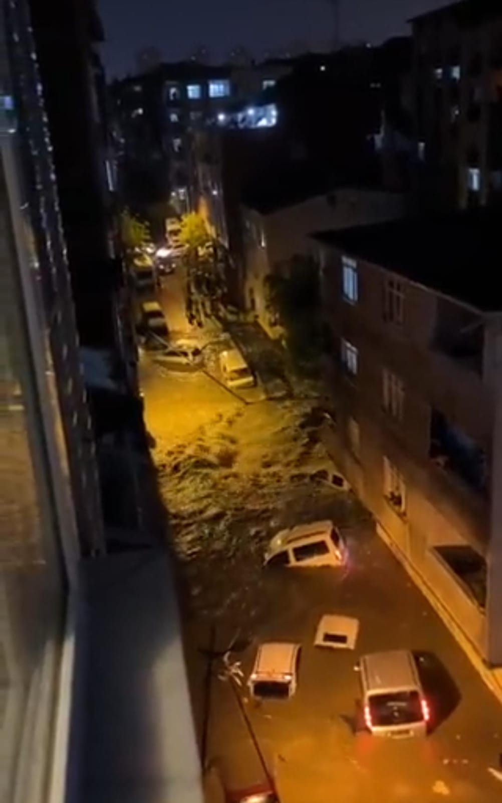 فيضان اسطنبول والمساعدات المالية للمتضررين