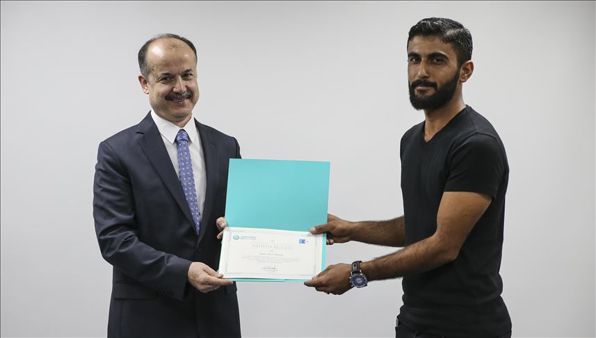 معلمون سوريون يختتمون برنامج " تعليم اللغة التركية" في أنقرة