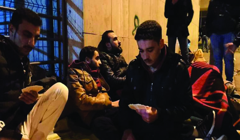 ما المعاناة التي يواجهها اللاجئون السوريون في ولاية مرسين التركية؟