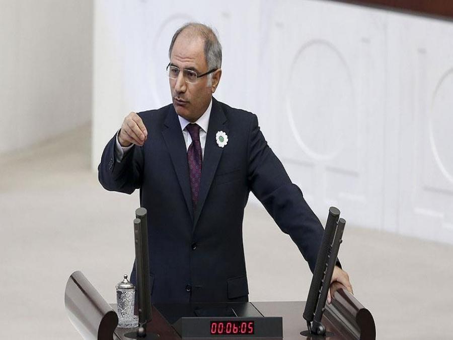 وزير الداخلية التركي إفكان ألا:  سنسرع من منح الجنسية التركية لعائلات اللاجئين السوريين الذين سيعودون بالفائدة على البلاد